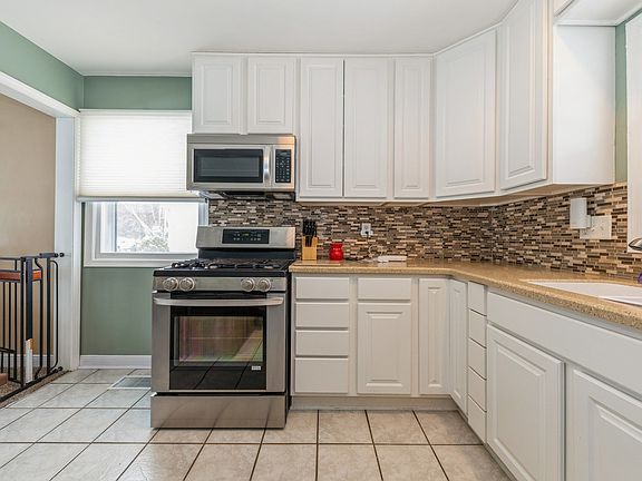 4th image of 1429 Walnut Dr