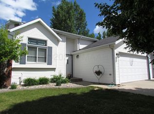 3741 Village Green Cir, Moorhead, MN