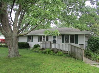 1716 Gladys Dr, Machesney Park, IL 61115