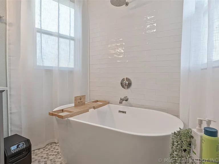 700 N McKinley Ave — Photo 17