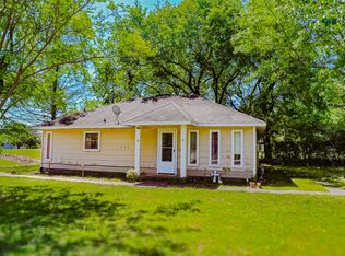 1240 E Hickory St, Paris, TX 75460