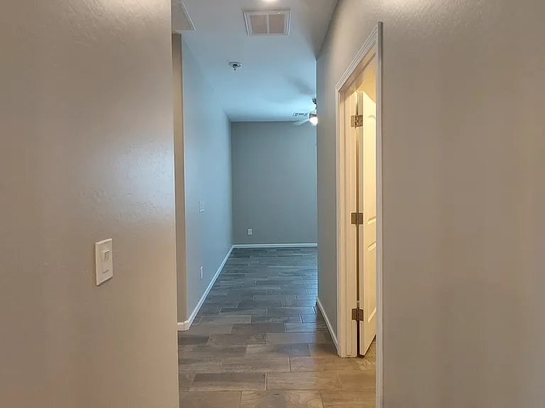 1025 S 200th Ln — Photo 18