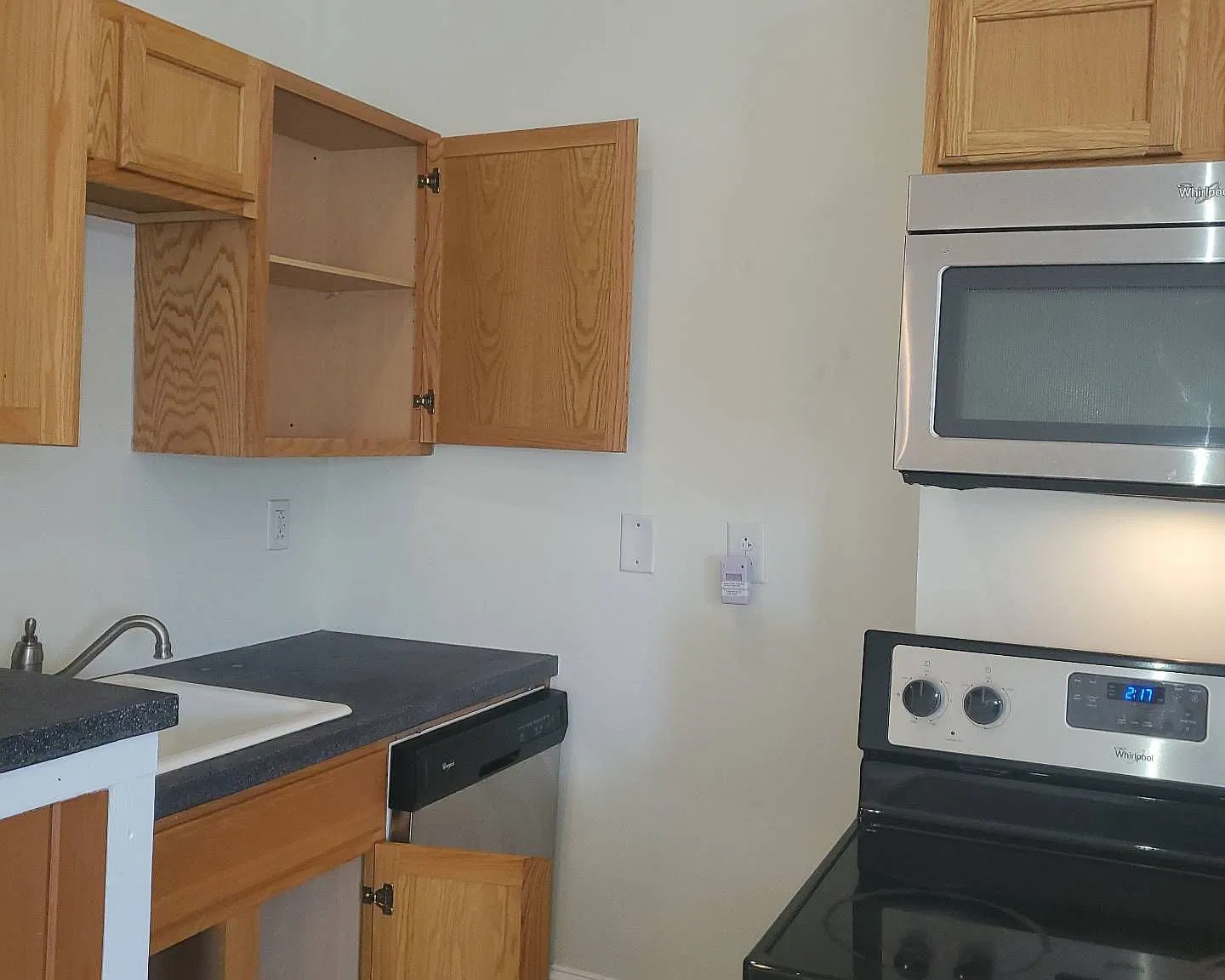 4 bed, 1419 sqft, $5,140 — Photo 3