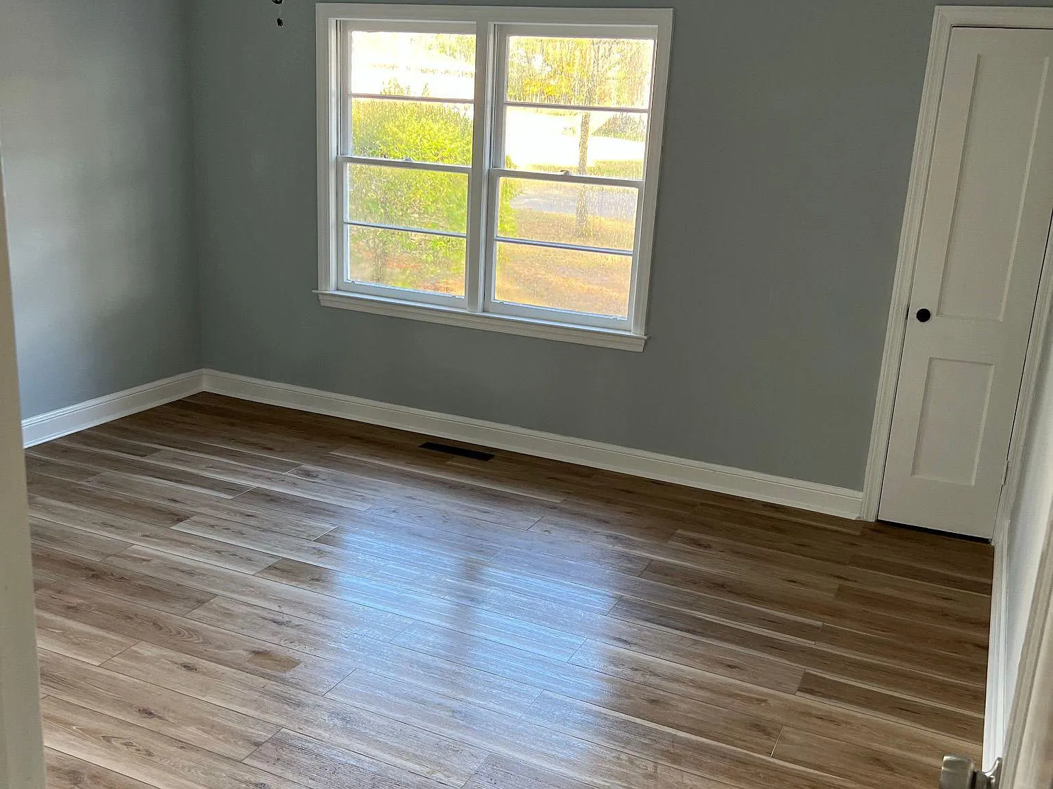 3 bed, 1100 sqft, $1,450 — Photo 3