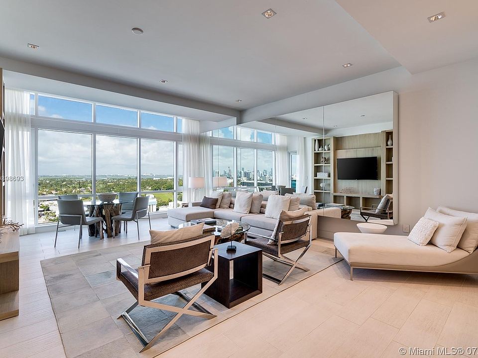 1st image of 102 24th St Penthouse 1613