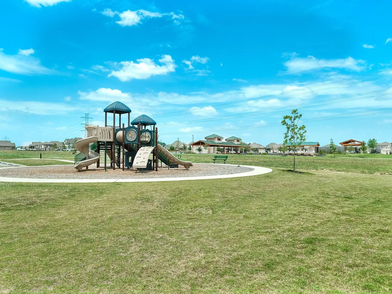 3 bed, 2.0 bath, 1249 sqft, $2,150 — Photo 4