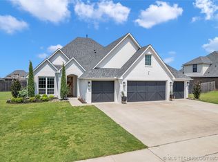 137 W 128th Pl S, Jenks, OK 74037