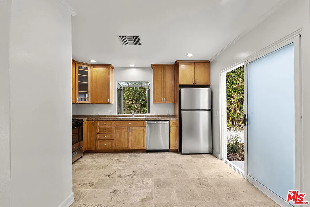 1 bed, 1.0 bath, 650 sqft, $3,899 — Photo 4