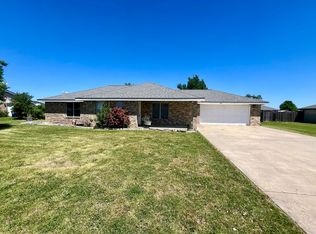 131 Meadow Valley Loop, Jarrell, TX 76537