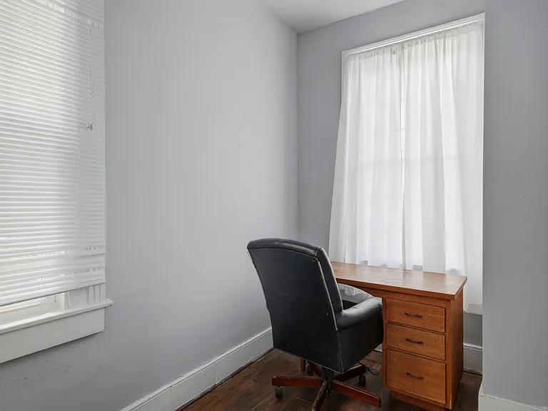 1006 W Washington St — Photo 22