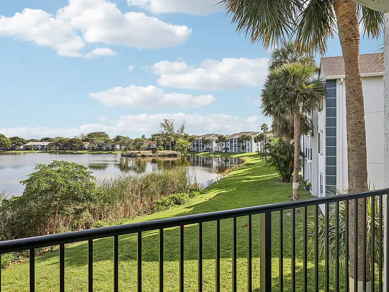 ARIUM Cypress Lakes — Photo 10