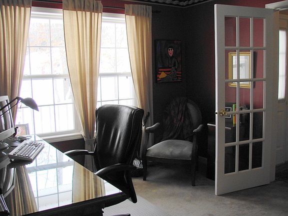 4th image of 23 Santee Dr
