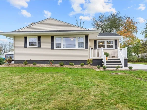 1161 Doris Dr, Hubbard, OH 44425