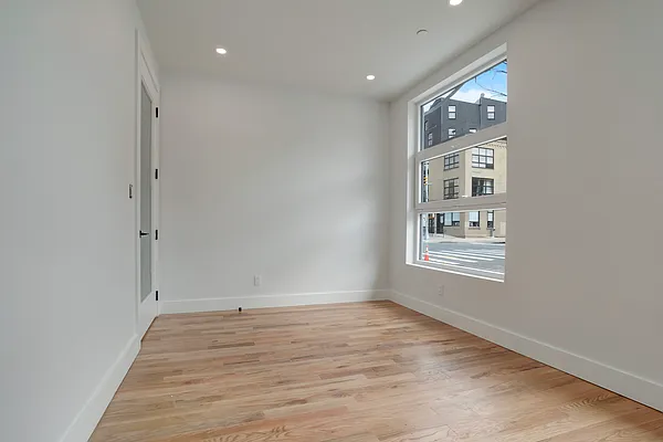 Rented by The Property Firm | media 18