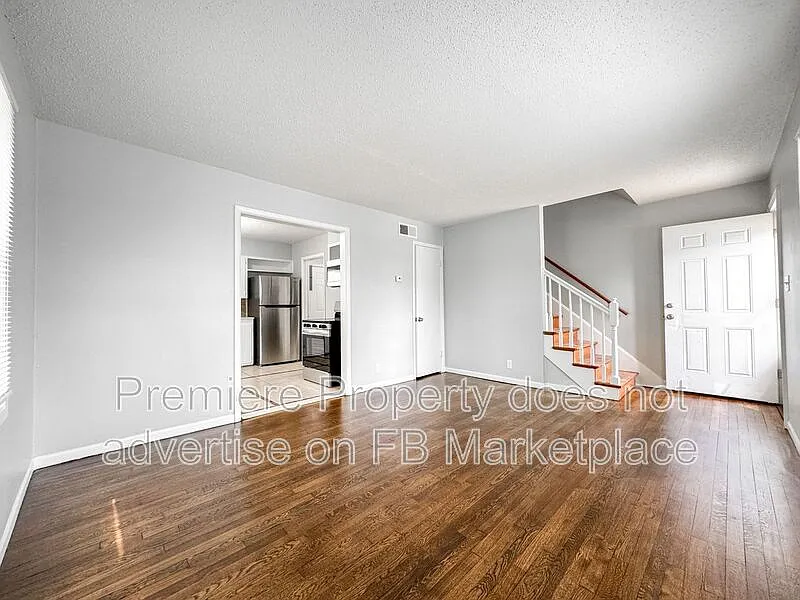 2 bed, 1.0 bath, 782 sqft, $830 — Photo 3