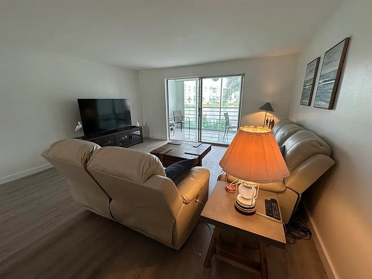 141 SE 3rd Ave #203 — Photo 8