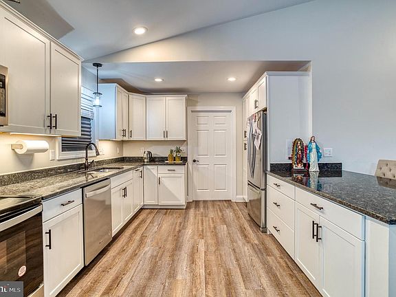 5th image of 13084 Stonehouse Mountain Rd