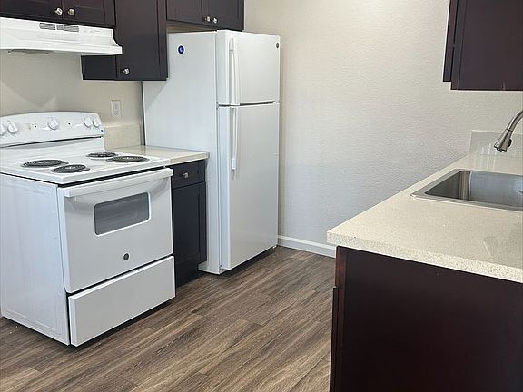 5th image of 345 E Park Ave #25