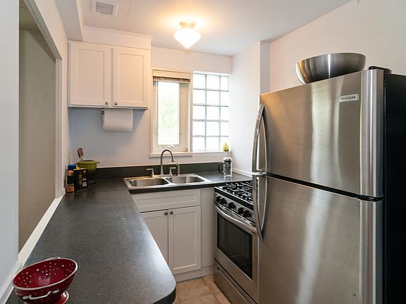 4th image of 7212 W Oak Ave #2SW