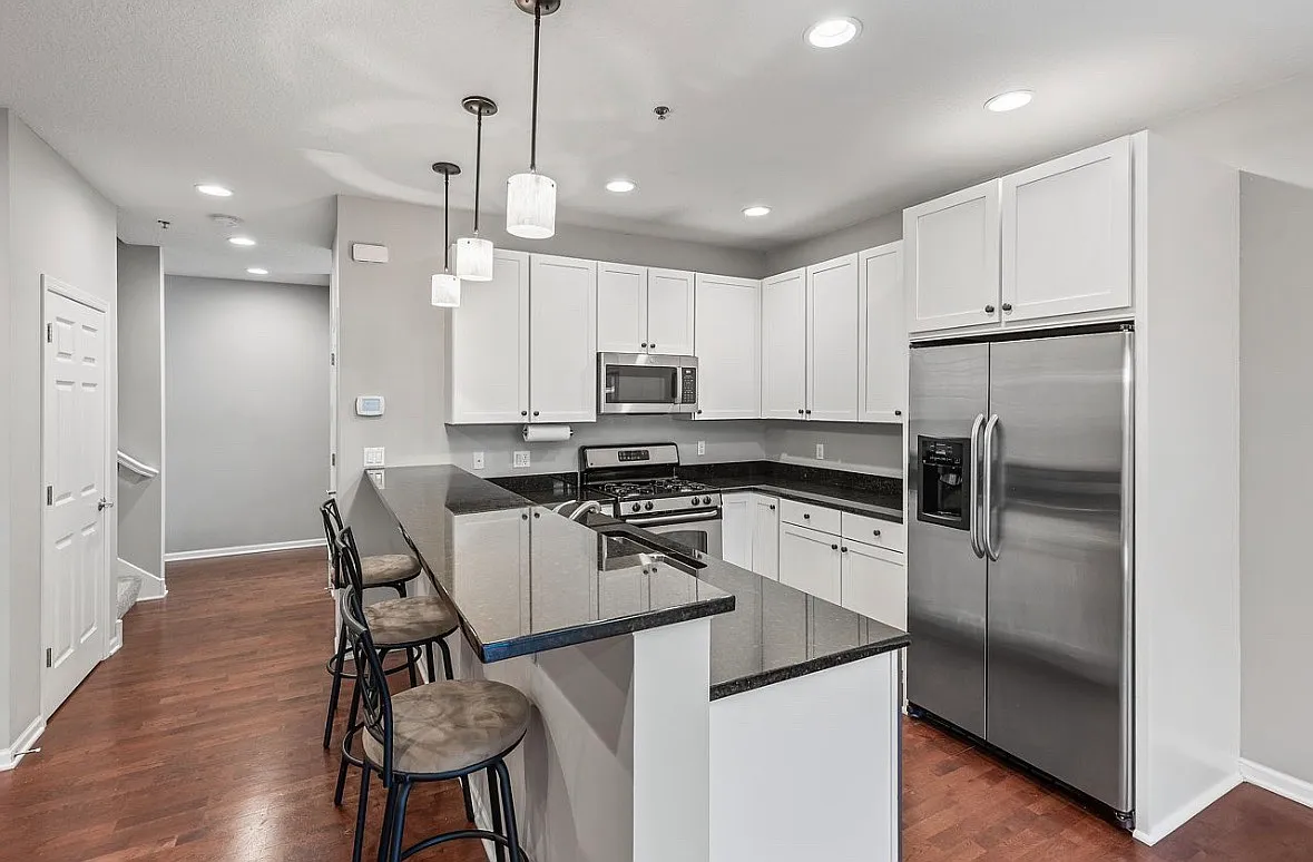 17830 Valley Cove Ct — Photo 3