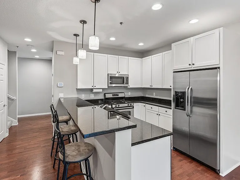 17830 Valley Cove Ct — Photo 3