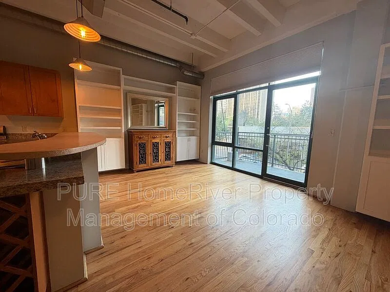 1800 Lawrence St — Photo 4