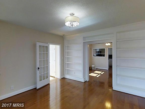5th image of 1923 Porter Ave