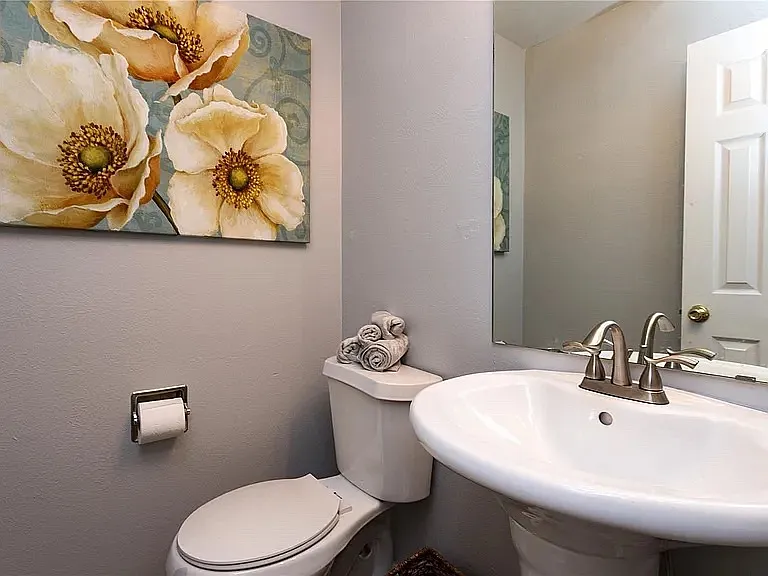 2 bed, 1.5 bath, 1259 sqft, $2,600 — Photo 3