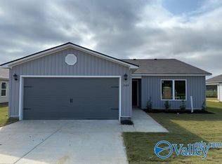 209 Clear Creek Dr, Decatur, AL 35603