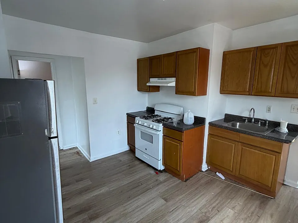 128 Parker St #3