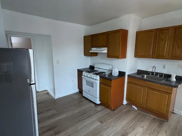 128 Parker St Floor 3, Newark, NJ 07104