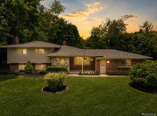 6970 Wing Lake Rd, Bloomfield Hills, MI 48301