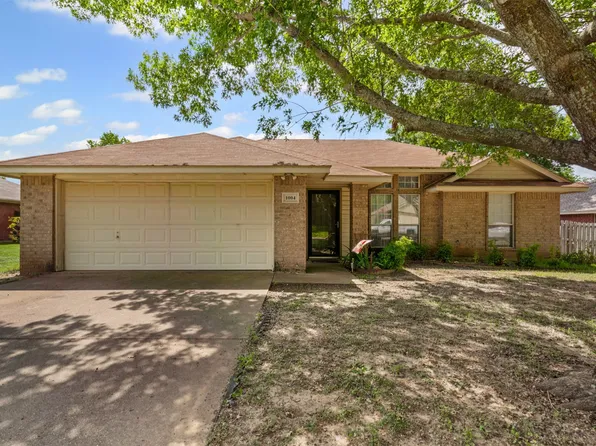 1004 N Carolina Ave, Midlothian, TX 76065