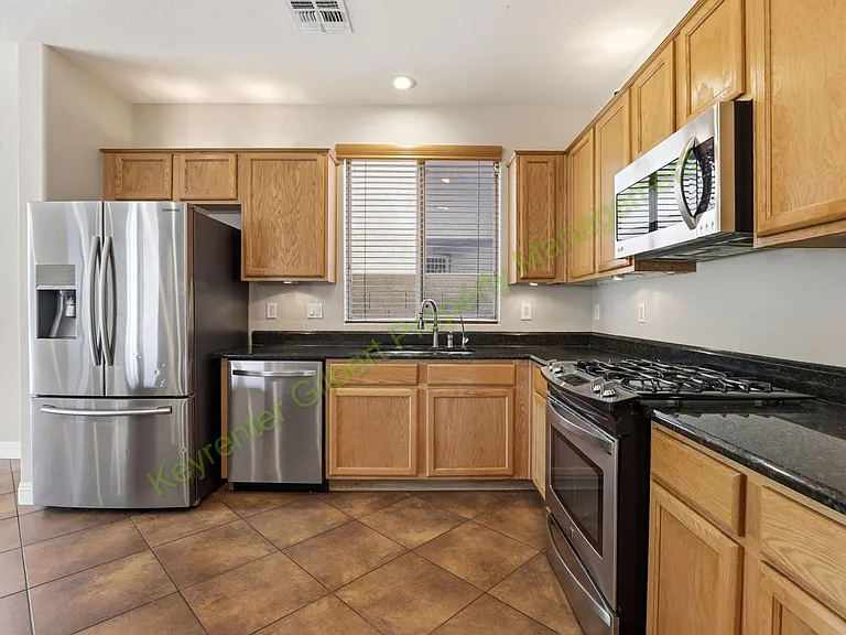 1137 S Hazel St — Photo 12