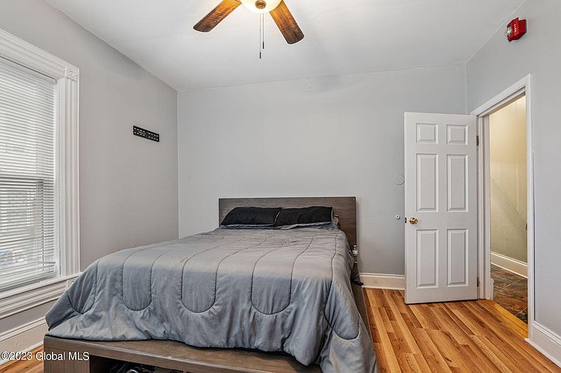 5th image of 450 W Main Street