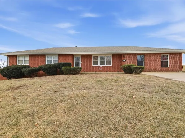 812 Pleasant St, Odessa, MO 64076