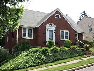 2nd image of 219 Summer St