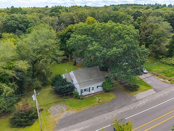3rd image of 147 Danielson Pike