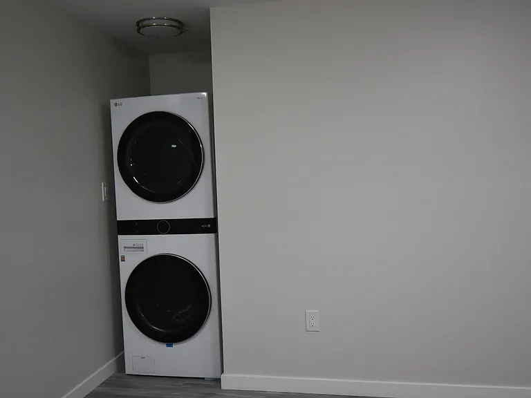 260 S 20th St #3 — Photo 5