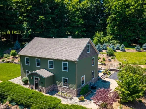 10 Dixon Rd, Franklin Boro, NJ 07416