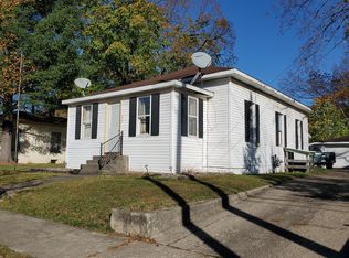 609 Wood St, Three Rivers, MI 49093