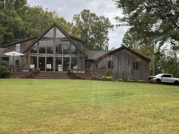 153 Boonewood Pvt Dr, Piney Flats, TN 37686