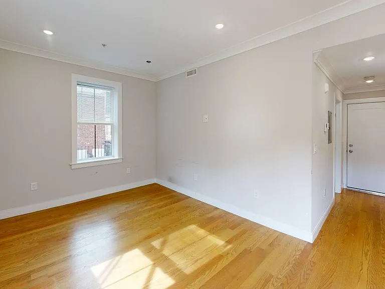 191 Porter St #4 — Photo 6