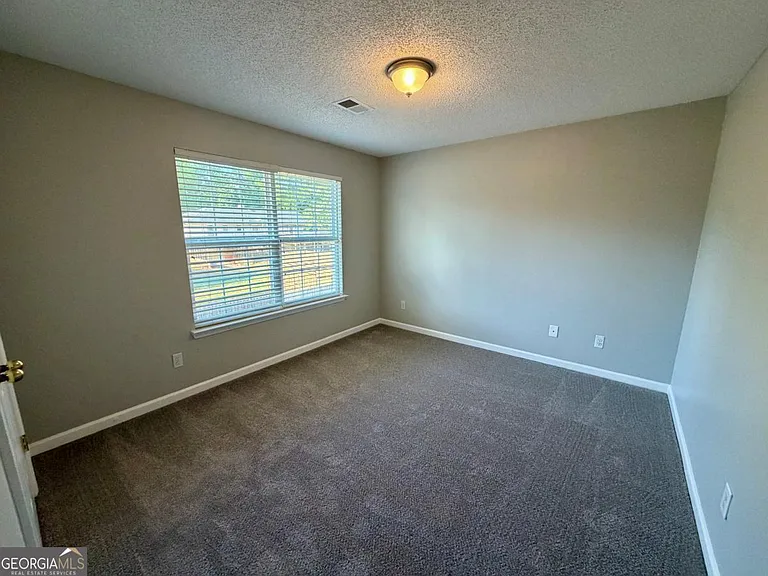 15 Lakeside Cir — Photo 14