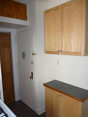 Rented by Chartwell Manhattan Realty | media 20