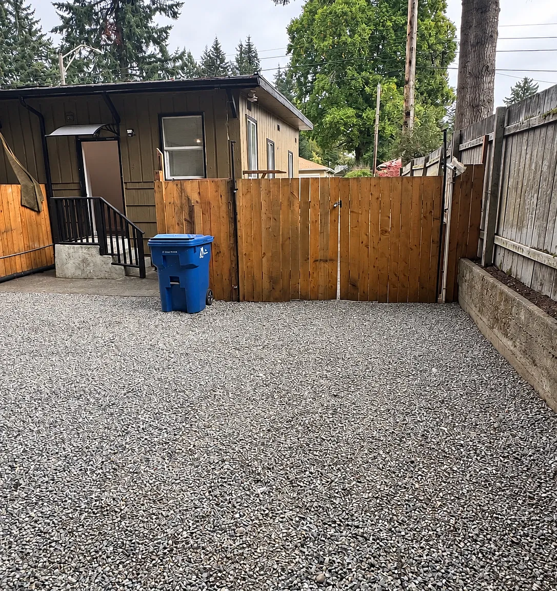 1107 Boulevard Rd SE — Photo 2