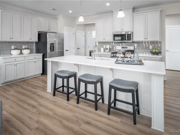 15801 Hallowell Rdg #206, Moseley, VA 23120