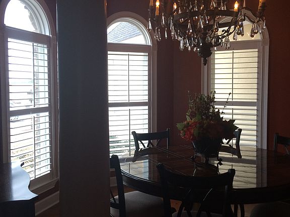3rd image of 120 Crooked Oak Ln