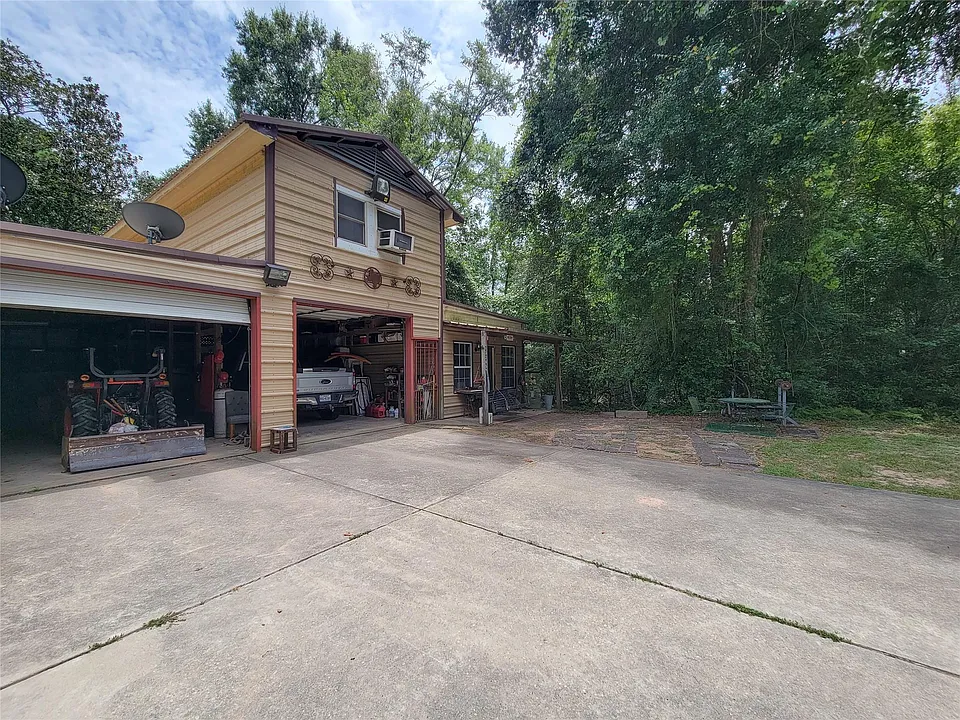 13200 Young Ln