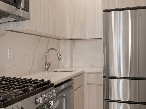 6 West 71st Street image 3 of 7